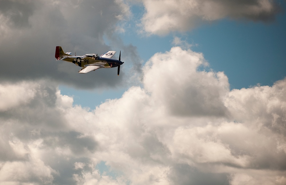 2016 Fort Wayne Air Show takes flight