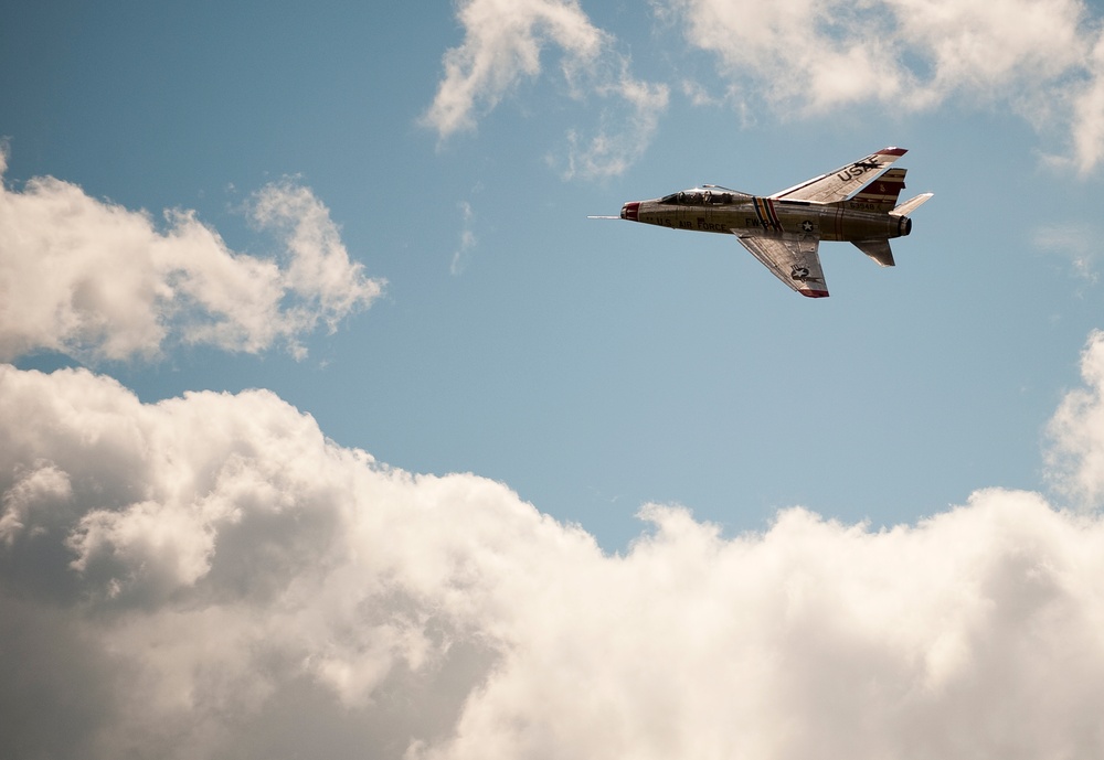 2016 Fort Wayne Air Show takes flight