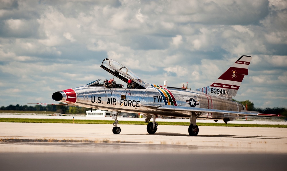 2016 Fort Wayne Air Show takes flight