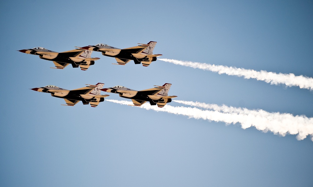 2016 Fort Wayne Air Show takes flight