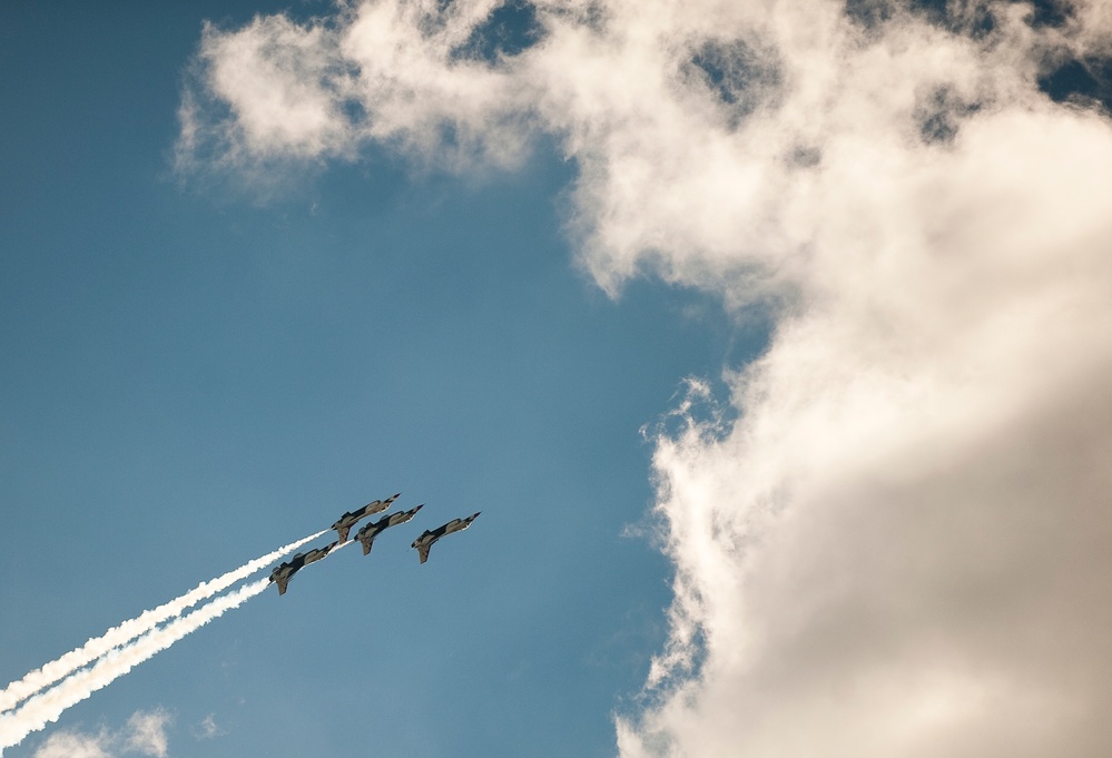 2016 Fort Wayne Air Show takes flight