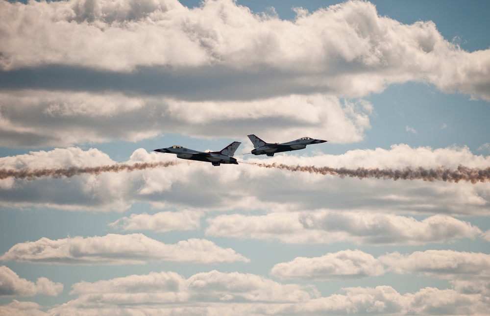 2016 Fort Wayne Air Show takes flight