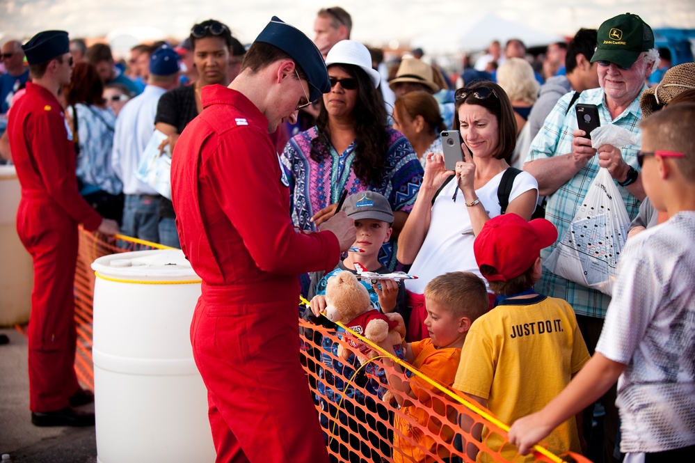 2016 Fort Wayne Air Show takes flight