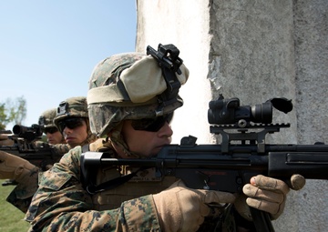 U.S. Marines train with Romanian Jandarms for embassy reinforcement exercise