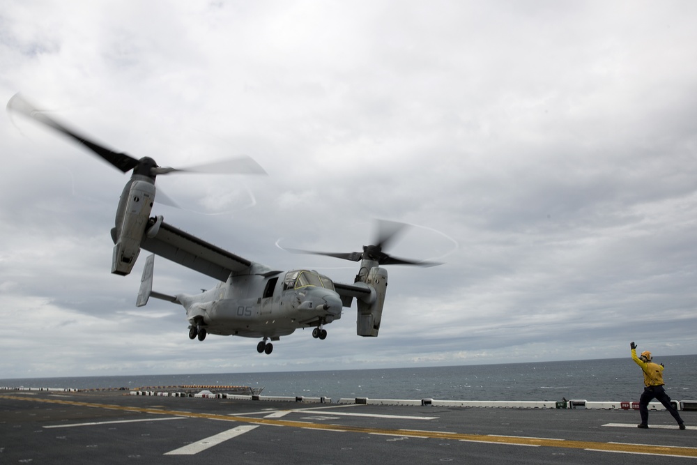 VMM-365 conduct fly ops