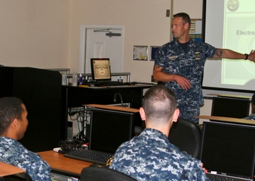 CIWT Modernizes Electronic Warfare Officer Course
