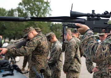 U.S. Marines train with Romanian Jandarms for embassy reinforcement exercise