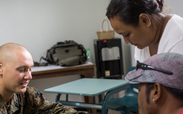 Valiant Shield 16: Tinian locals recieve combat lifesaving class from Marine Air Control Group 18