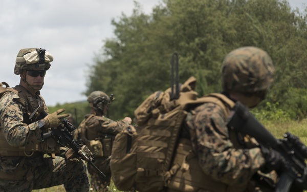 Valiant Shield 16: helicopter-borne raid to secure Orote Airfield on U.S. Naval Base Guam