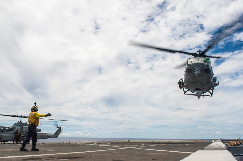 Valiant Shield 16: Green Bay conducts flight ops to support NSFS