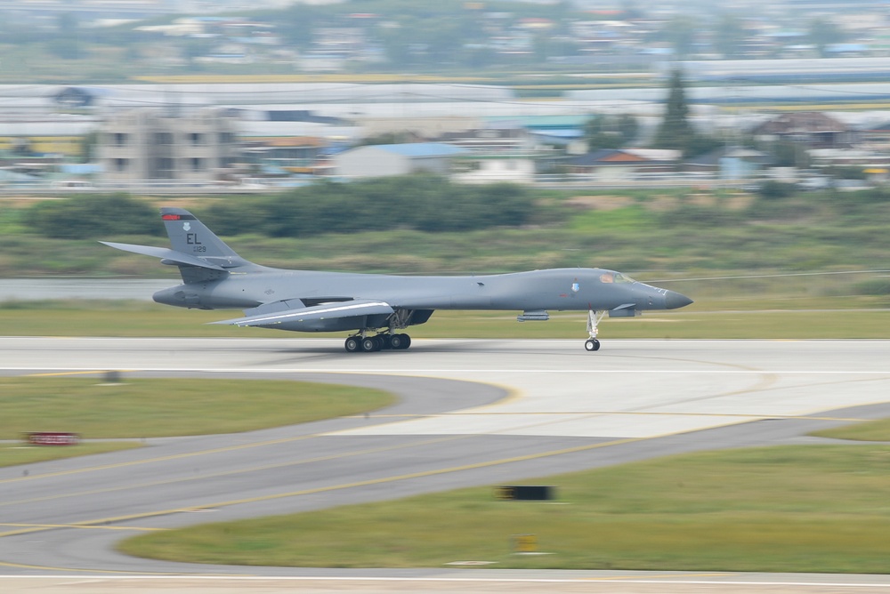 B-1B Lancer makes closest flight ever to North Korea