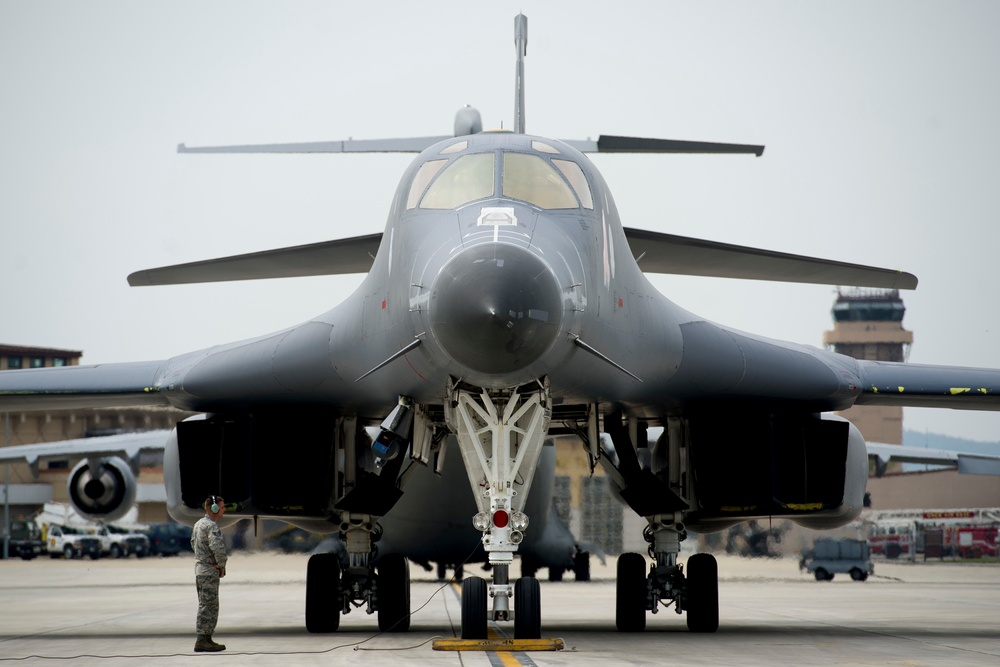 B-1B Lancer makes closest flight ever to North Korea