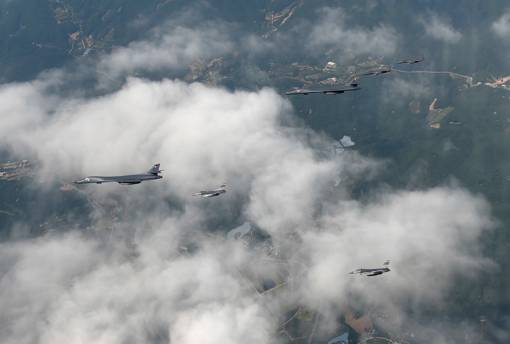 B-1B Lancer makes closest flight ever to North Korea
