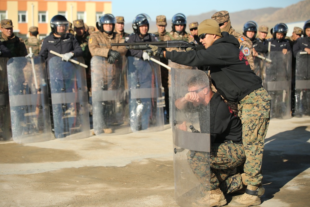 NOLES 2016: Mongolian Armed Forces, National Police, U.S. Marines demonstrate riot control techniques