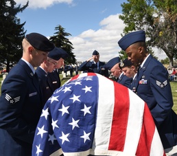Warren recognizes new honor guard graduates