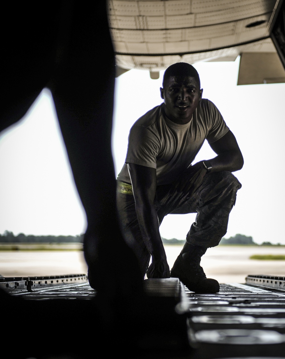 15th AMU Airmen keep the props turning