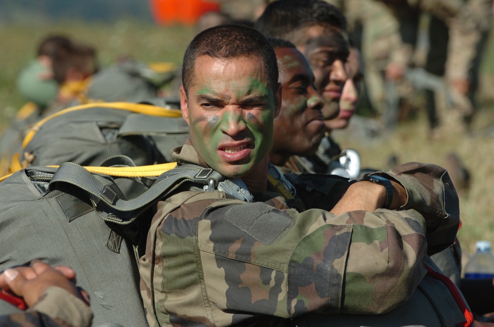 French paratroopers from the 35e RAP perform an airborne operation with Sky Soldiers
