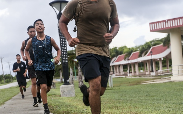 Valiant Shield 16: Marines Run With Tinian