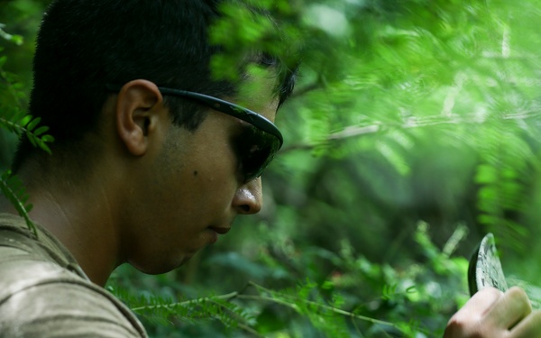 Valiant Shield 16: Kilo 3/3 Marines Conduct Airfield Seizure