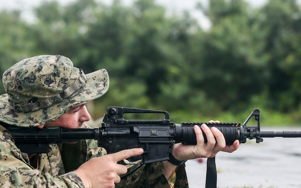 Valiant Shield 16: Kilo 3/3 Marines Conduct Airfield Seizure