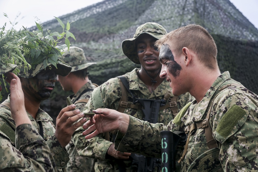 Valiant Shield 16: Kilo 3/3 Marines Conduct Airfield Seizure