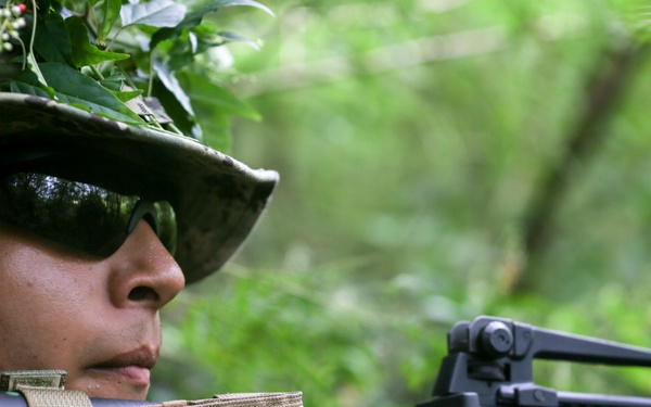 Valiant Shield 16: Kilo 3/3 Marines Conduct Airfield Seizure