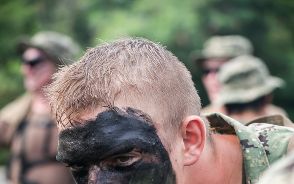 Valiant Shield 16: Kilo 3/3 Marines Conduct Airfield Seizure