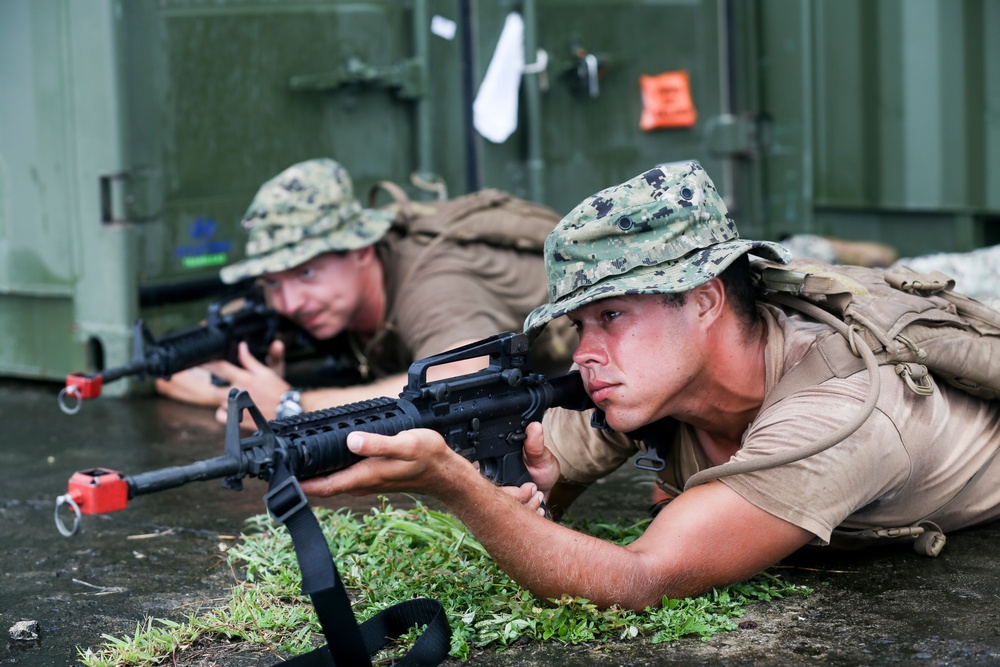 Valiant Shield 16: Kilo 3/3 Marines Conduct Airfield Seizure