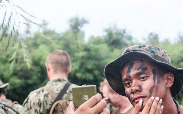 Valiant Shield 16: Kilo 3/3 Marines Conduct Airfield Seizure