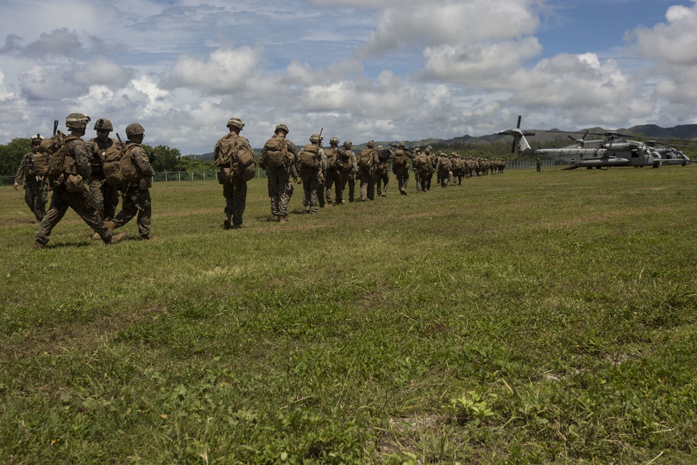 Valiant Shield 16: helicopter-borne raid to secure Orote Airfield on U.S. Naval Base Guam