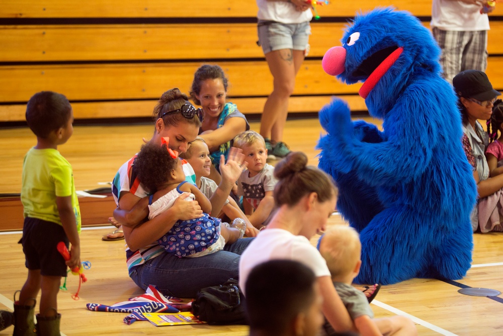 The Sesame Street/USO Experience visits New River