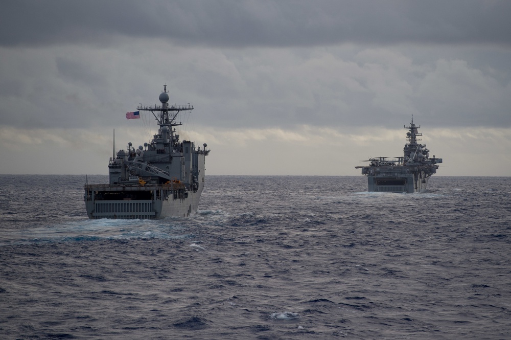 Carrier Strike Group Five and Expeditionary Strike Group Seven Valiant Shield 2016 PHOTOEX Formation