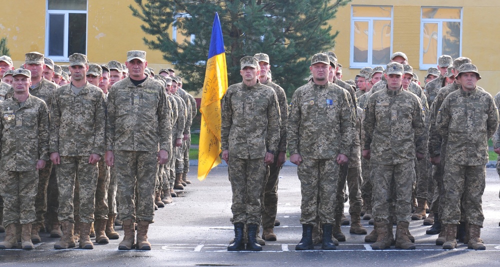 Ukrainian Soldiers complete training at JMTG-U