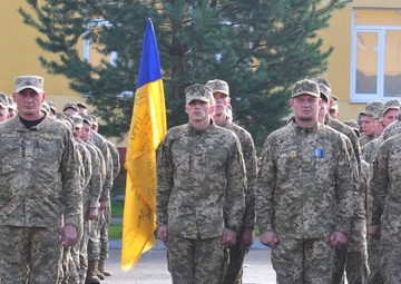 Ukrainian Soldiers complete training at JMTG-U