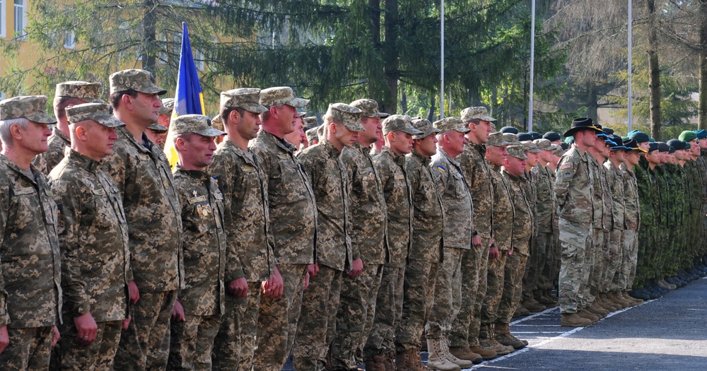 Ukrainian Soldiers complete training at JMTG-U
