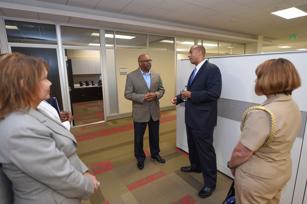 Assistant Secretary of the Navy (Manpower and Reserve Affairs) Franklin R. Parker visits Marine Corps Recruit Depot San Diego