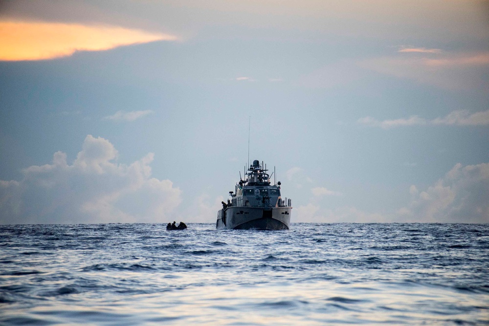A Mark VI patrol boat conducts boat raids with USS Green Bay (LPD 20) during Exercise Valiant Shield 2016