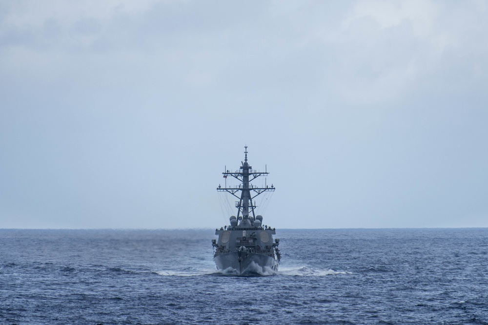 USS Curtis Wilbur (DDG 54) transits the Philippine Sea during Exercise Valiant Shield 2016