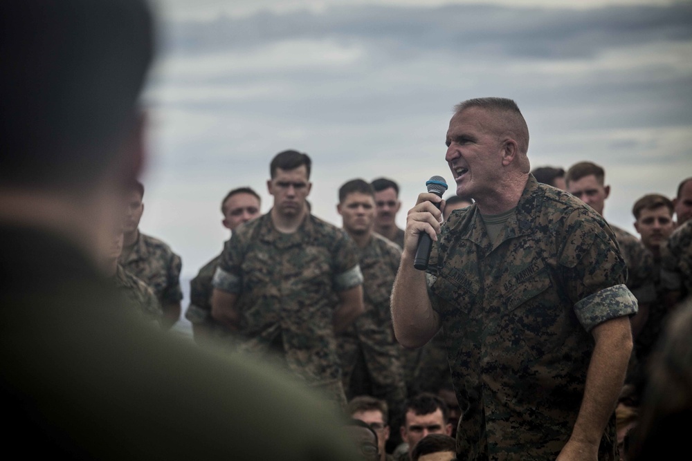 31st MEU commanding officer and sergeant major speak aboard USS Germantown