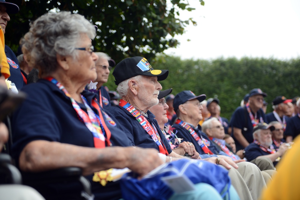 DVIDS - Images - Blue Ridge Honor Flight visits Korean War Memorial ...