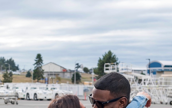 VP-40 homecoming from 5th, 7th fleet deployment