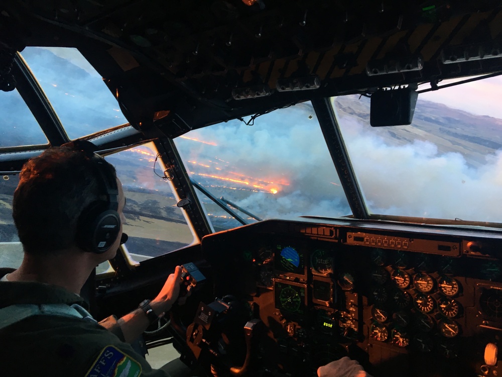 Reservists, Guardsmen provide surge support to Great Basin fires with MAFFS C-130s