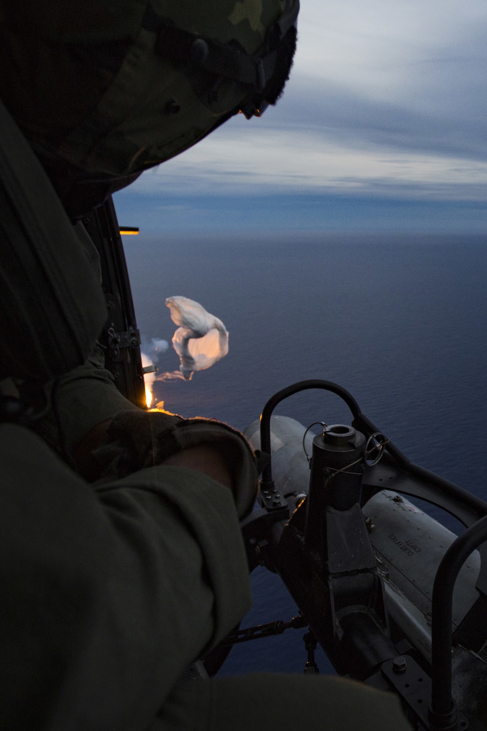 VMM-262 (Rein.) Marines sharpen attack capabilities during Valiant Shield 16