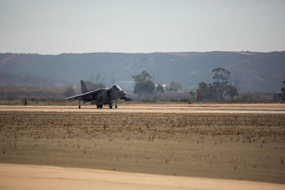 Harrier demonstrates capabilities during 2016 MCAS Miramar Air Show