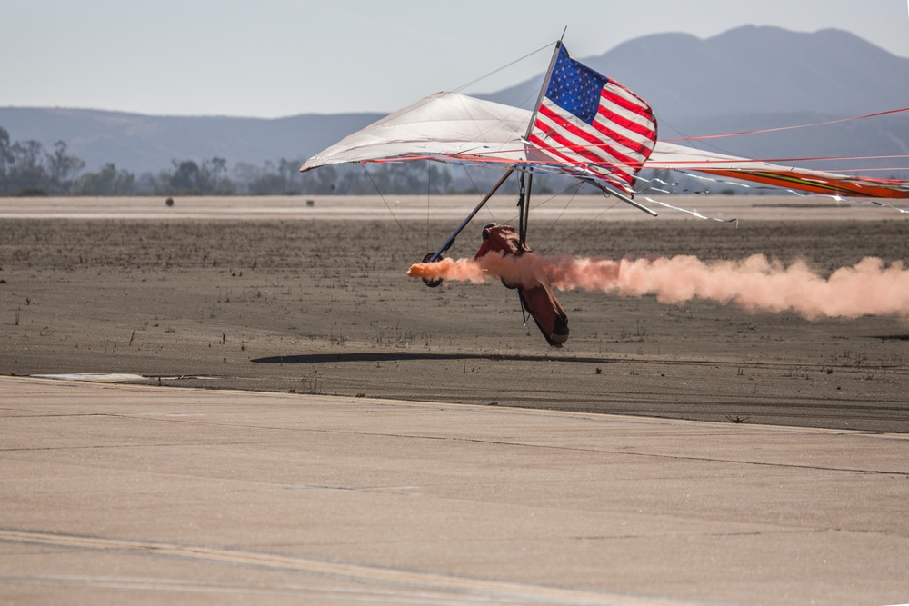 Buchanan demonstrates aerial skills at 2016 MCAS Miramar Air Show