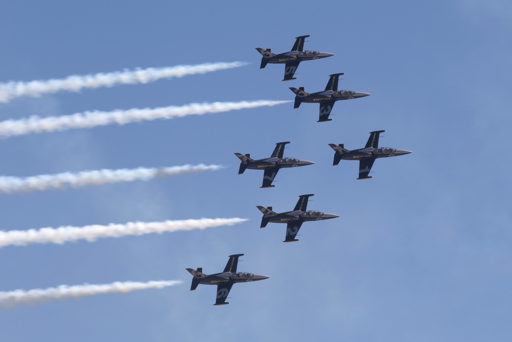 Breitling Jet Team returns for 2016 MCAS Miramar Air Show