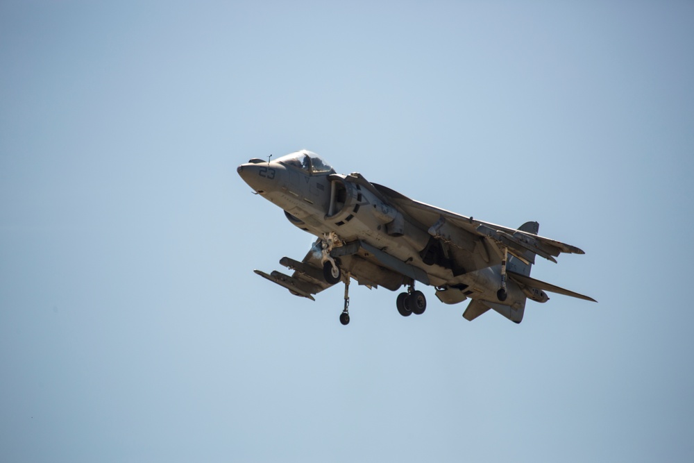 Harrier demonstrates capabilities during 2016 MCAS Miramar Air Show