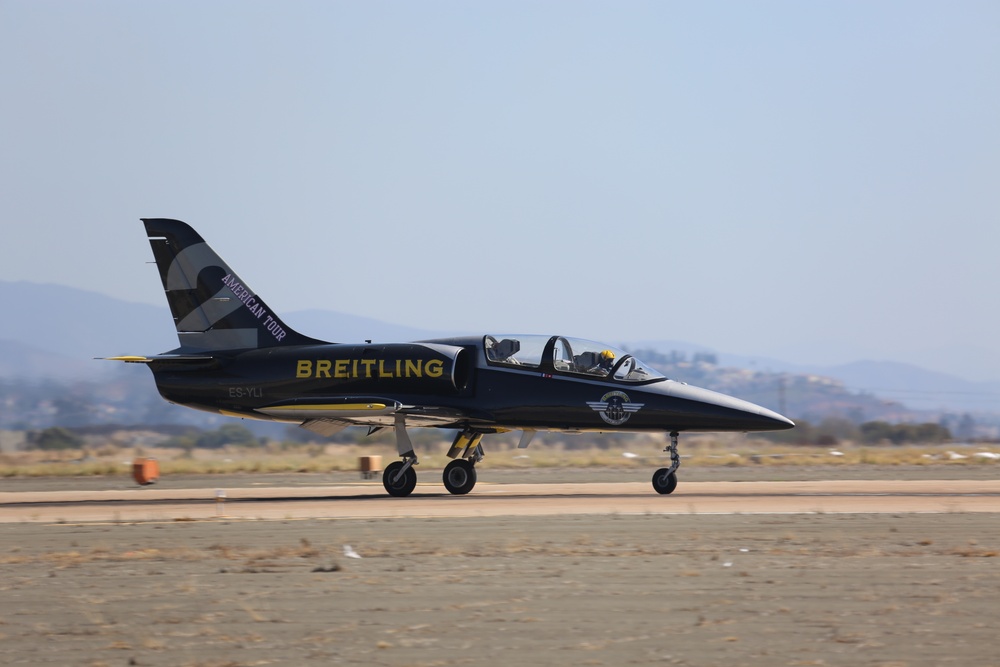 Breitling Jet Team performs at 2016 MCAS Miramar Air Show