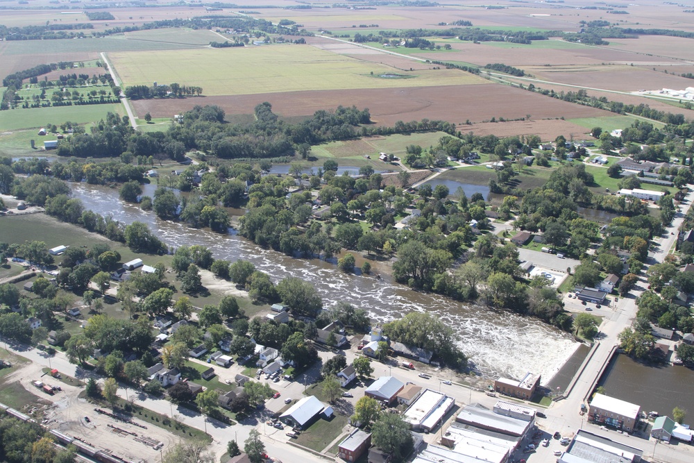 Branstad, Reynolds and Orr travel to northeast Iowa to visit areas affected by 2016 Cedar River flooding.