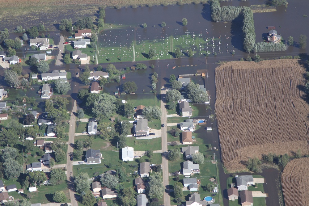 Branstad, Reynolds and Orr travel to northeast Iowa to visit areas affected by 2016 Cedar River flooding.